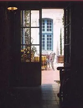Hotel Saint Trophime Арль